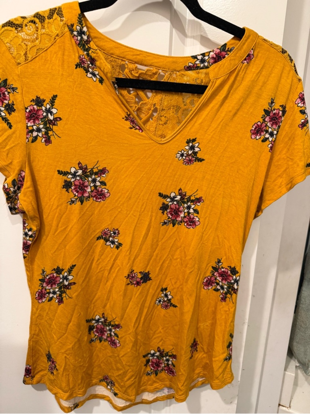 Basic Editions Mustard Floral Lace-Back Short Sleeve Top